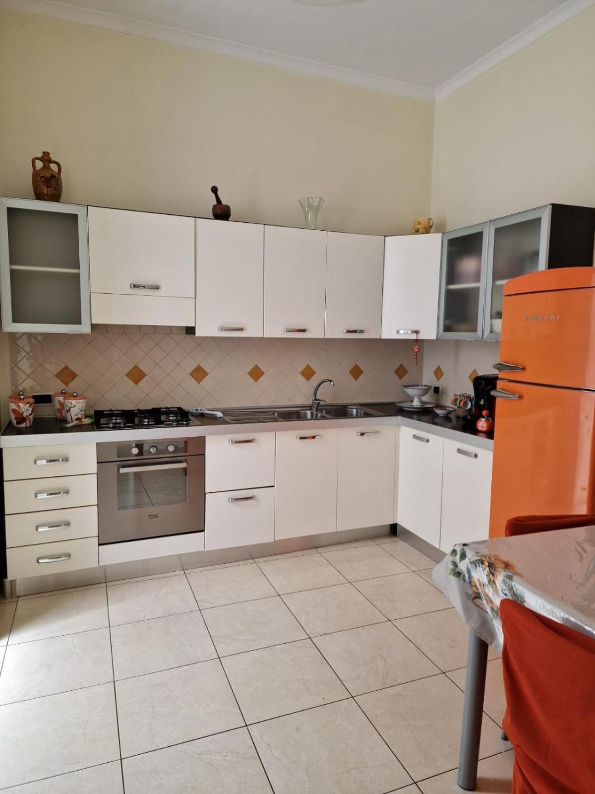 נאפולי Vomero Inn מראה חיצוני תמונה